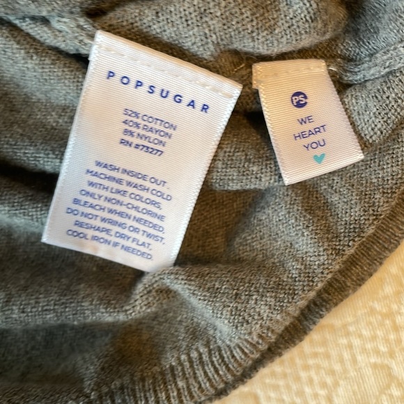 Pop Sugar Women’s Sweater Size Large Gray Soft EUC Split Hem V Neck Casual - Picture 7 of 10